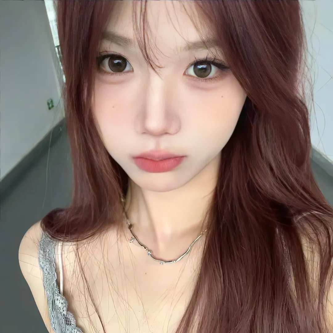 小姑娘艾萝依